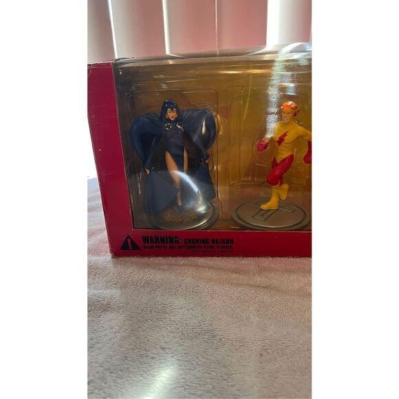 NEW DC Direct Seven - Piece PVC Set the New Teen TITANS - Picture 3 of 12